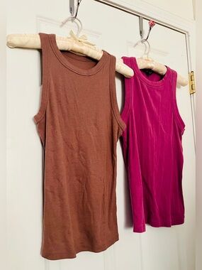 Lot of 2 Ribbed Tank Tops in Brown and Fuchsia A New Day and Banana Republic